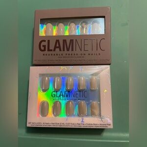 Glamnetic press on nails short round